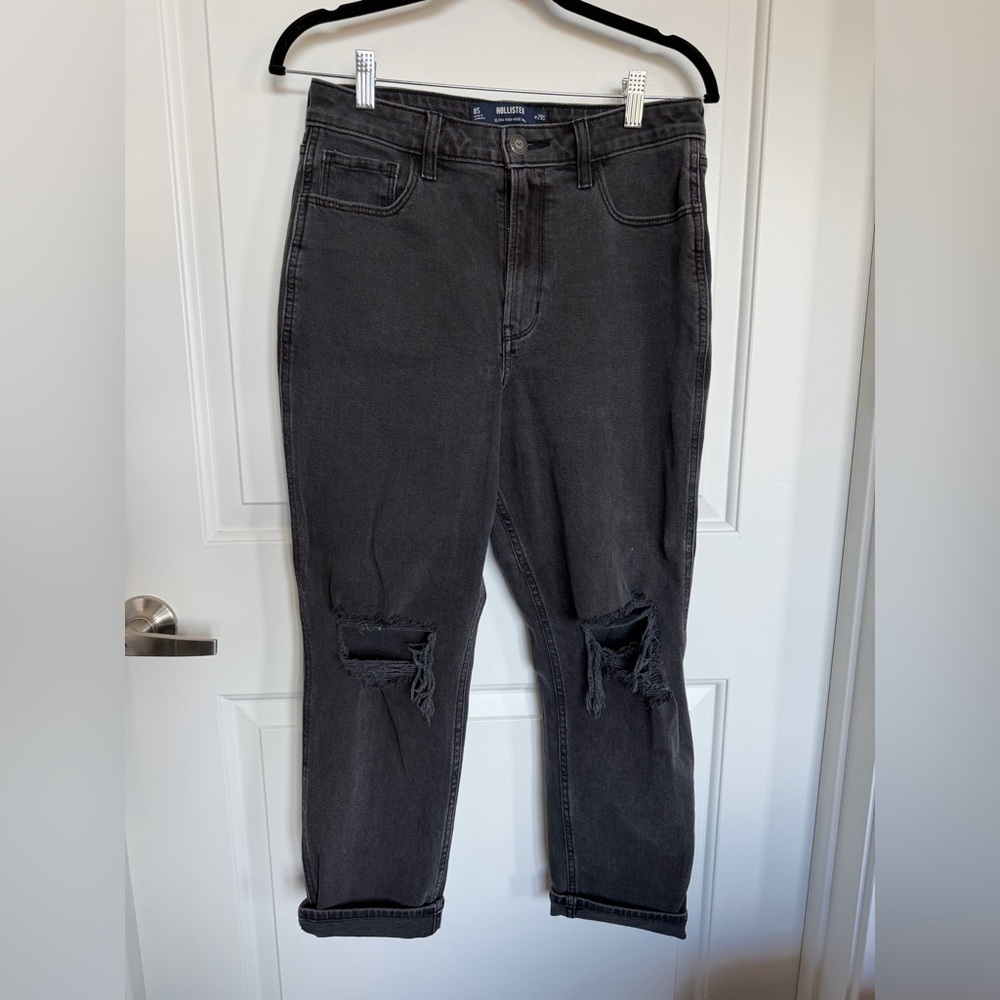 Hollister Ultra-High Rise Mom Ripped Vintage Stretch 8S/29S